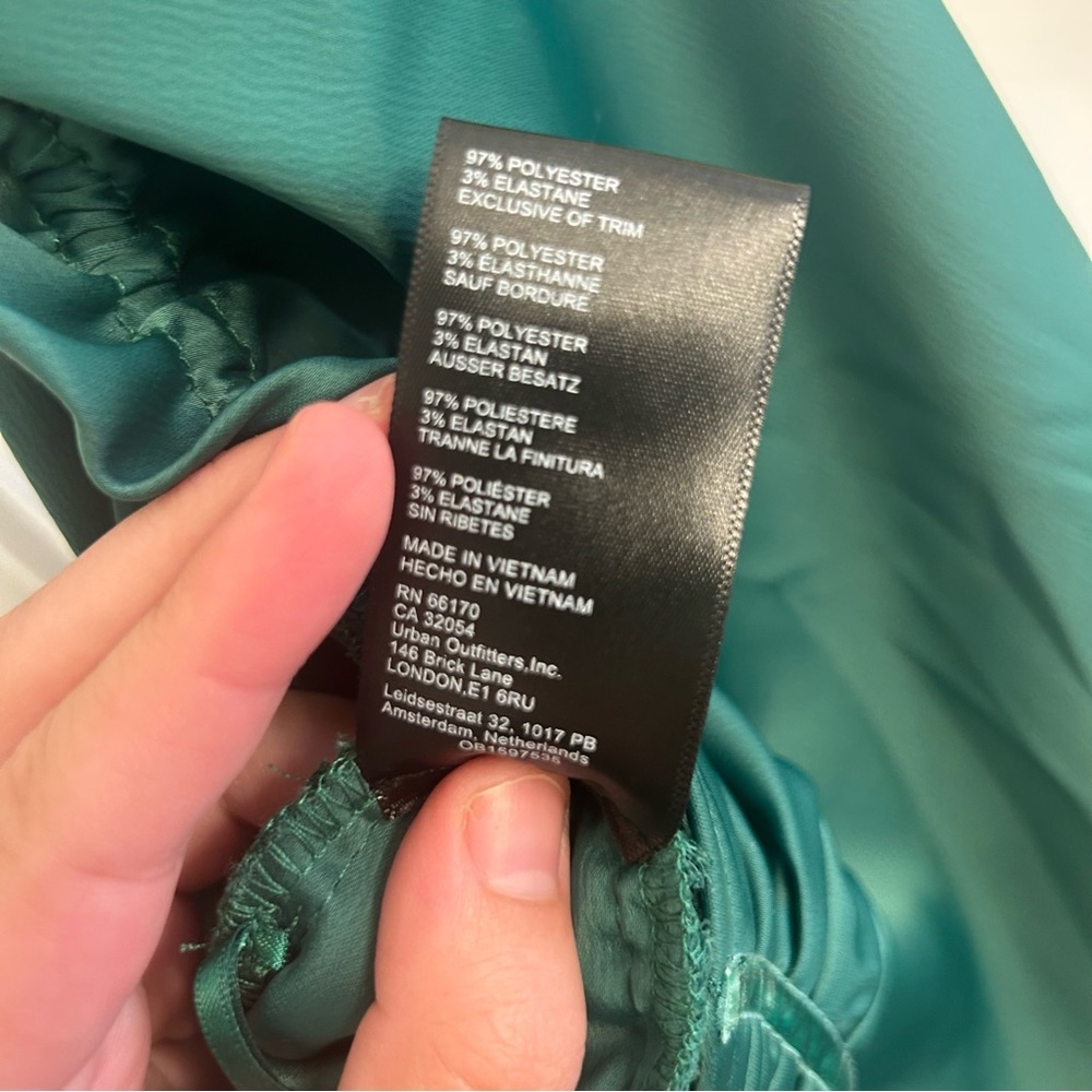 NWT Urban Outfitters Green Satin Ruched Ruffle Crop Top Tie Back Size Medium - Picture 9 of 10